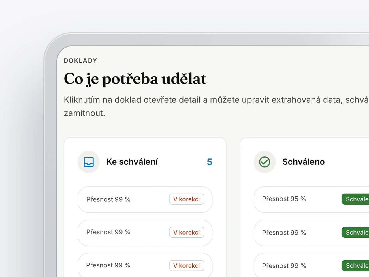 Přehled faktur podle stavu, u každé přesnost vytěžení.